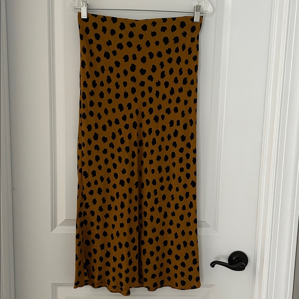 Madewell Midi Skirt with Black Spots, Women’s size 6